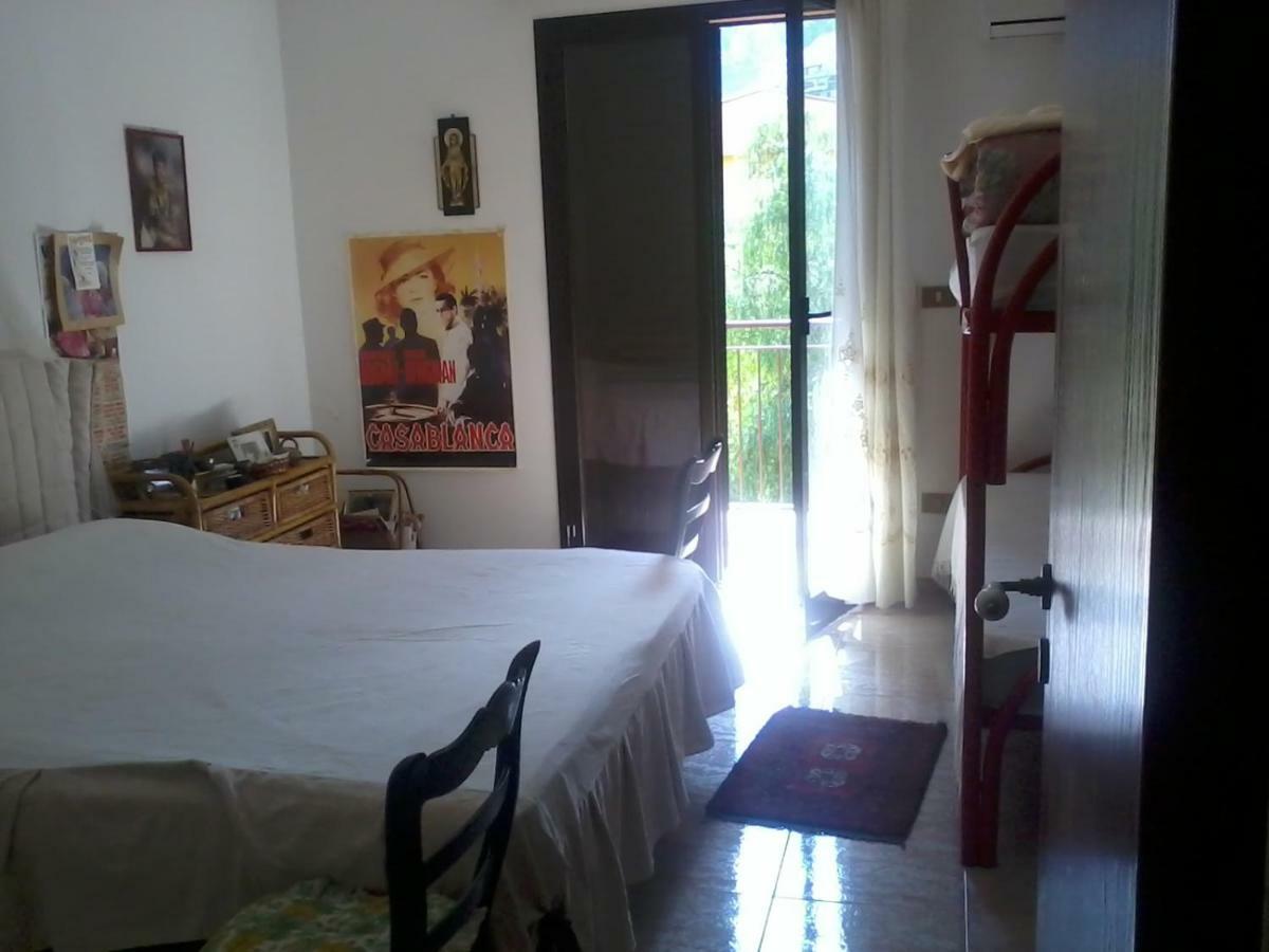 Sperone Hotell Mandra Capreria Rum bild
