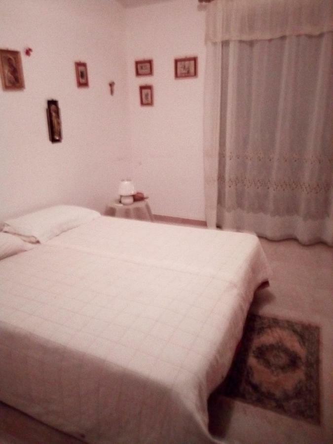 Sperone Hotell Mandra Capreria Exteriör bild